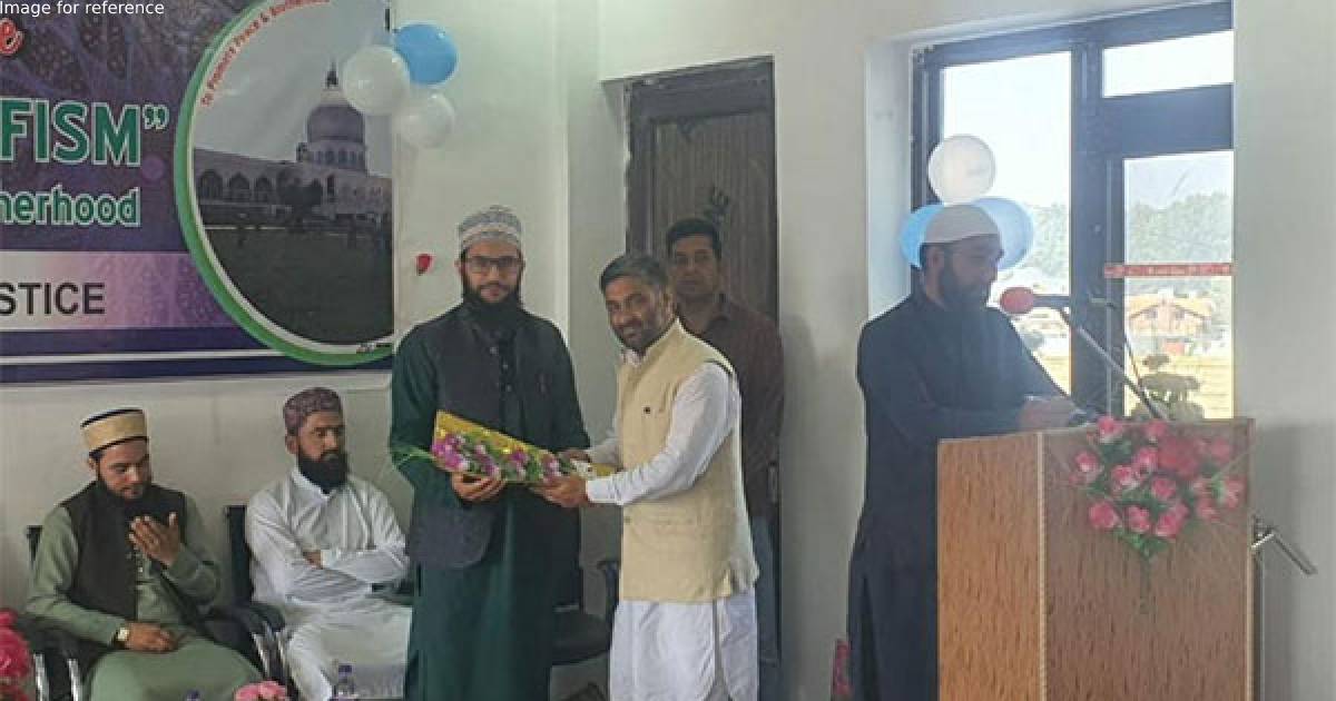 Youth-oriented Kashmiri organisation holds Sufi Conference on famous saint's role for restoring peace, brotherhood in J-K